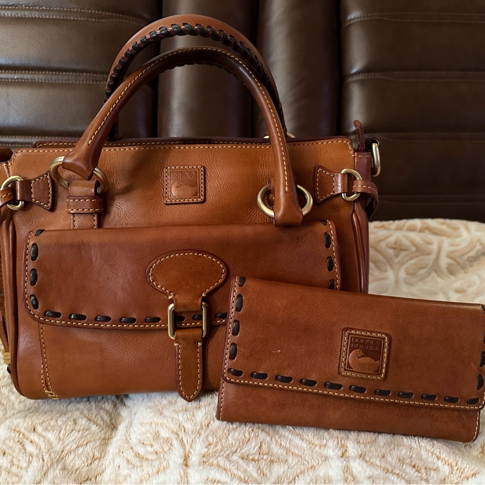 Dooney and Bourke Florentine set